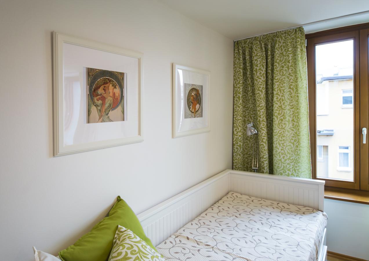 Modern Apartment Charvatova ปราก ภายนอก รูปภาพ