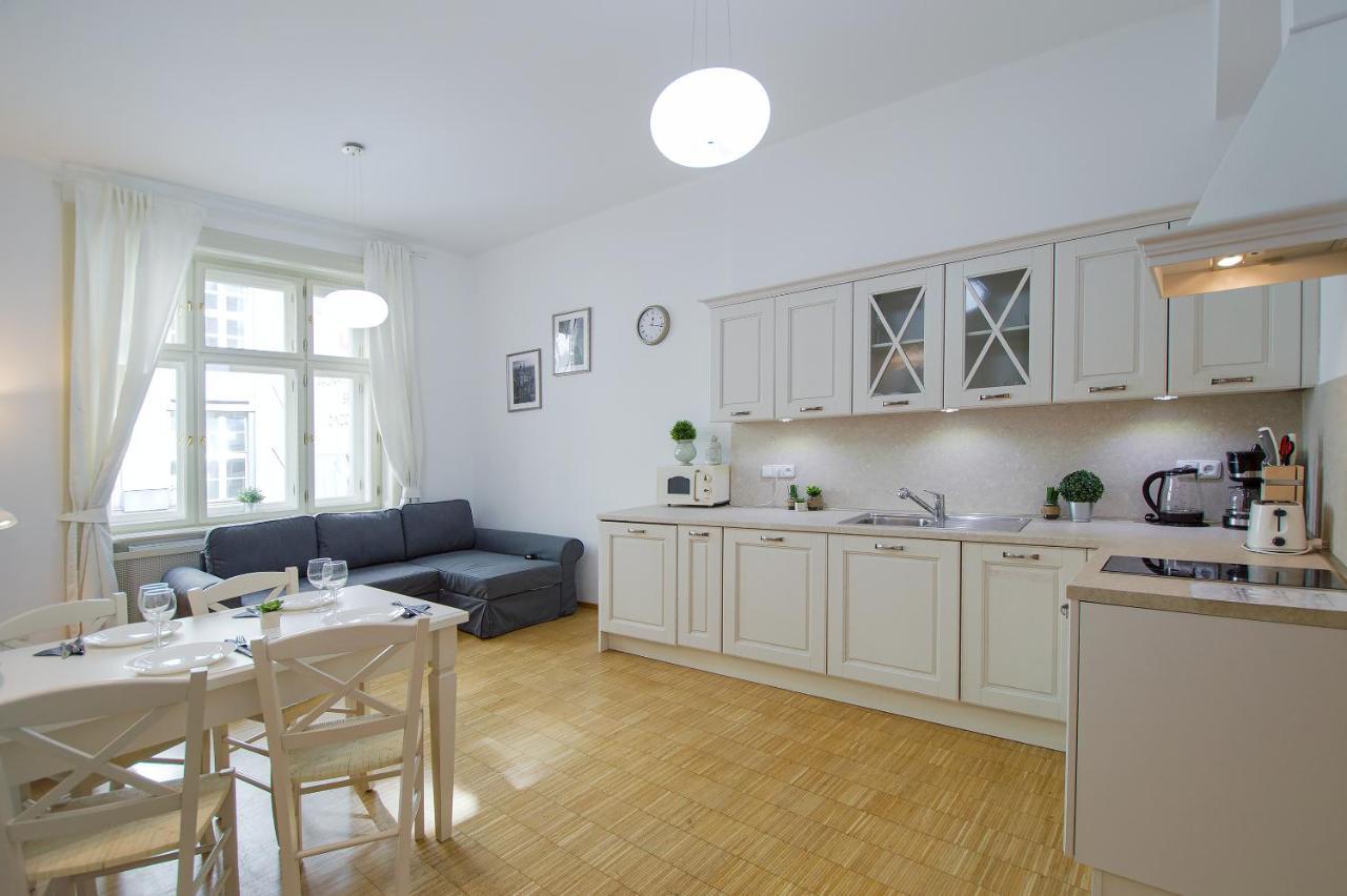 Modern Apartment Charvatova ปราก ภายนอก รูปภาพ